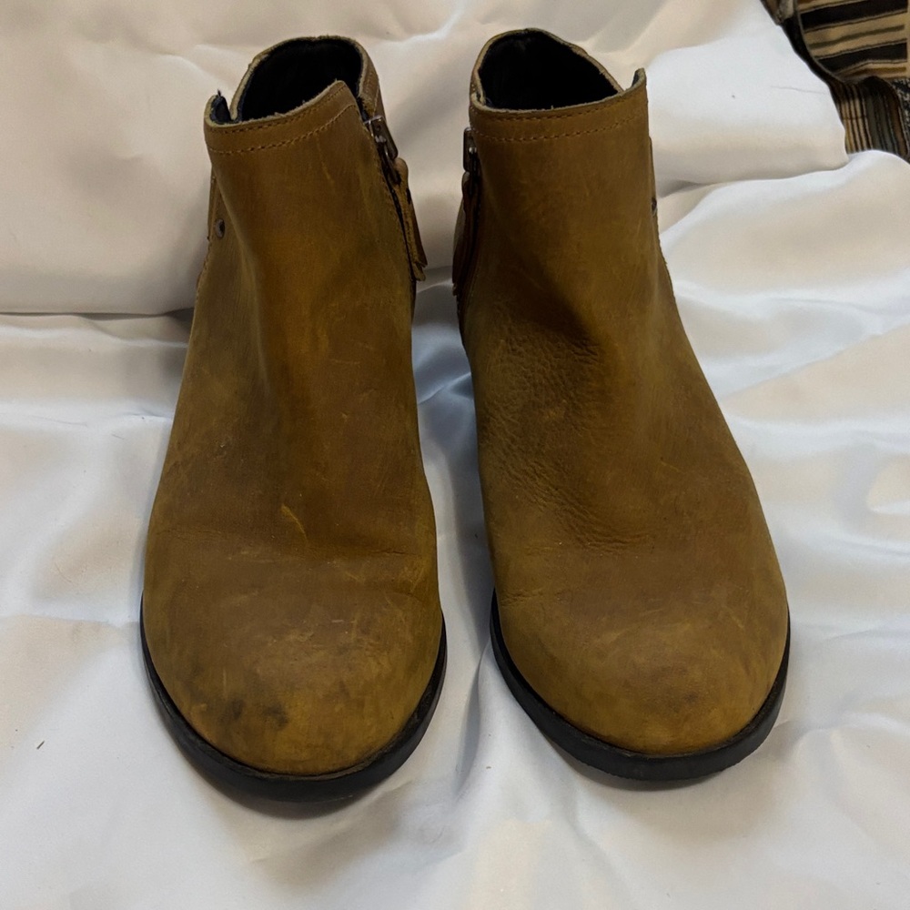 Sorel Tan Ankle Boots